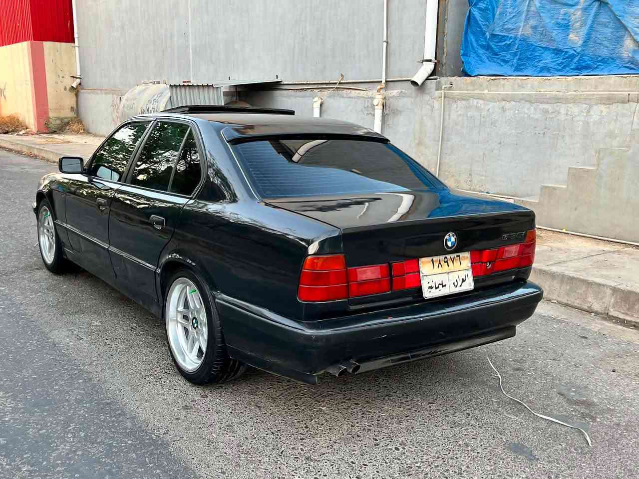 Bmw موديل١٩٩١
٥٢٥ كه پس توماتيك ته بريد فووله 
٤ جام كاره باي سلايت كوشن جلد ناو كريمي زور جوان 
شاشه ئايببات ويل M  تايه و ويل زور خاوين  ده عامي بشتو بيش M بيش كه وره يه ٧٤٠ هه زار غرامه ي له سه ره دواي معامه له وه ري ده كريه وه سياره كي جوان و ريكه بي مه سره فه گيرو مه كينه و ته قه و ره قه به شه رت ته حويل به شه رت سعري ٥١ كه ميك مه جال شوين هه ولير بنه سلاوه/*********** واتساب
________________
عربي
بيئيم ٥٢٥  كبس توماتيك تبريد  فولل جامات كهرباي سلايت بجم عريض ويلات ايم دعاميات ايم داخل كريمي حلو شاشه ايبات كوشن جلد كير محرك كل بشرط ٧٤٠ الف غرامه عليها يرجع سعر  تحويل بشرط سعر ٥١ ورقه بي مجال اربيل بنصلاوه /*********** أربيل, العراق
