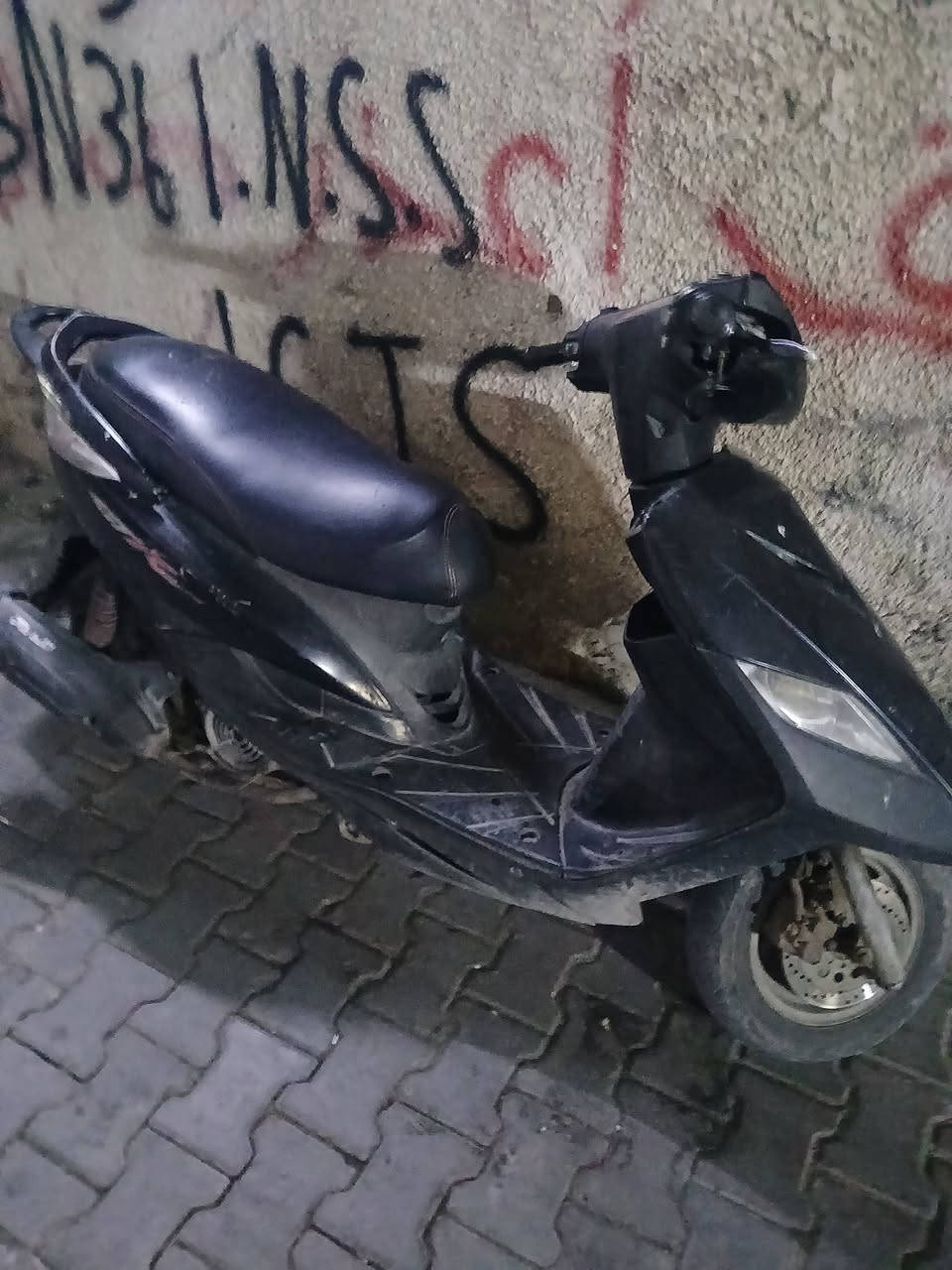 دراجه للبيع ماكس ثعلب 
٤٠٠ بيها مجال مكان كاظميه 
***********
