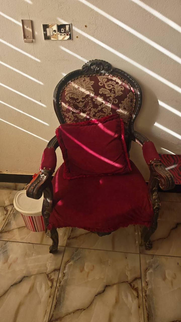 تخم للبيع نظيف جدا
***********
