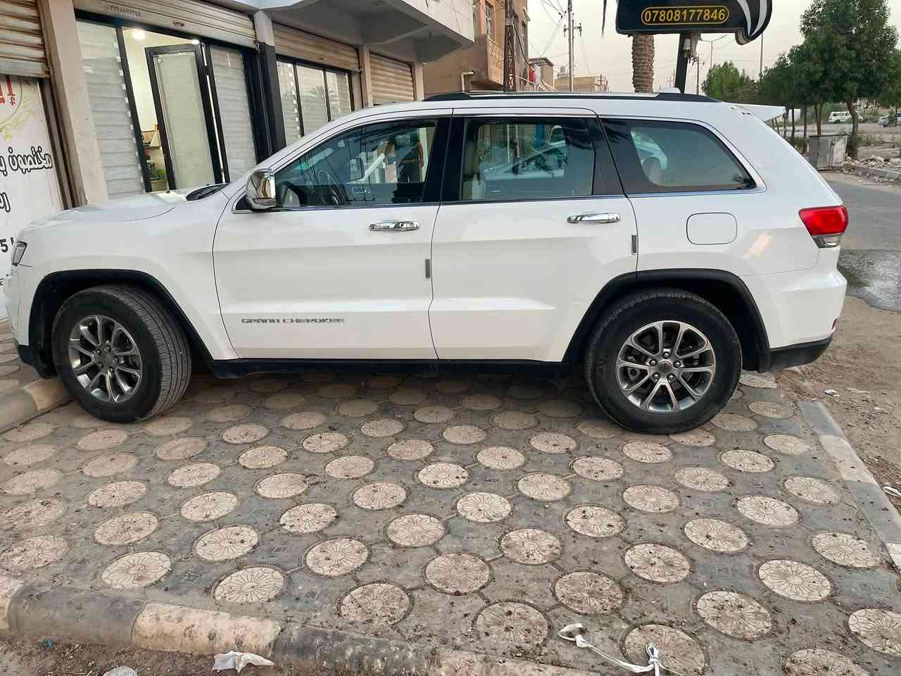 جيب موديل 2014 رقم بغداد مكفوله   مكاني بابل 225$ الشراي يتصل ويدلل ***********
