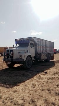 سكانيا ١١١ • شاحنة