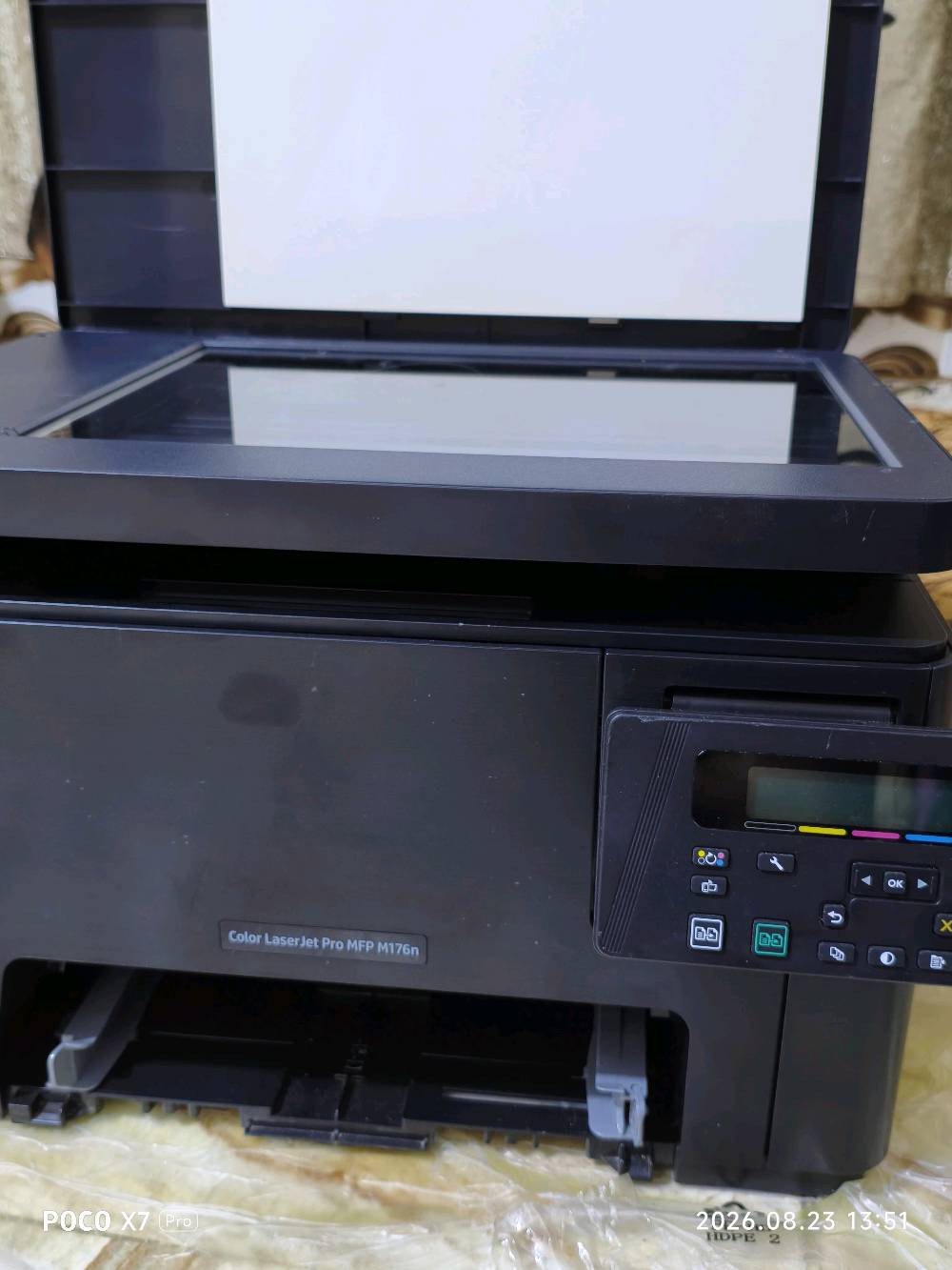 طابعة للبيع hp حبر بودرة لايجف ولا يخرب سعر 75نظيفه شغاله