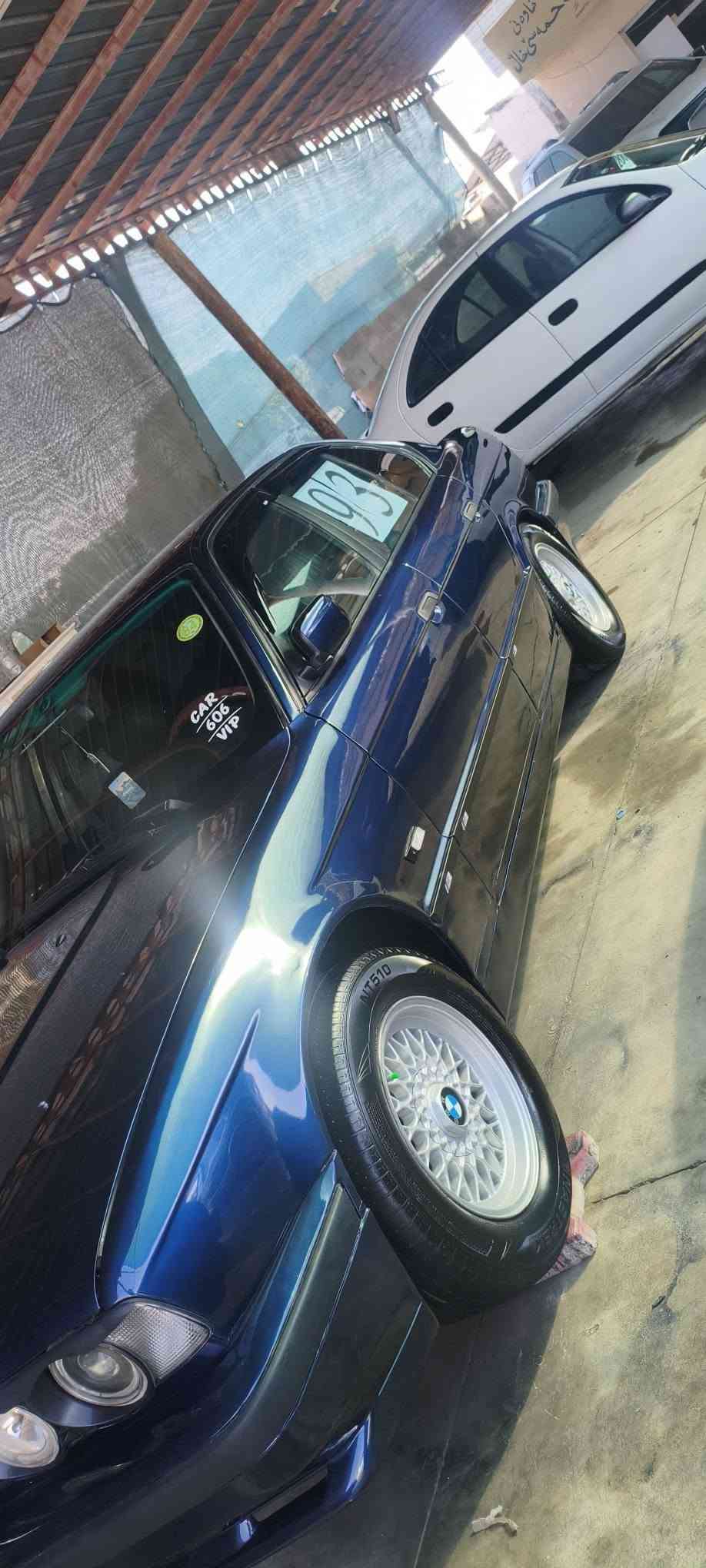 ماشاءاللە تاقانەی سلێمانی 🇩🇪💙
،BMW 1993 . 525 iA تۆماتیک بیلاد 
وارد یابان . فول فول بەس سلاید نیە ئاڕمی پلاستیکی سلێمانی بەشەرتی ئەوەلیات و حاسیبە . 
گێڕوو مەکینەو تەقەو ڕەقەو کارەبایەتی یەشەرت 
تەبرید گەرمی و سارد لەسەر سویچ 
مواسەفات . تەعدیل سورعە 
ناو فۆڕمیکا 
تەبرید 
کوشن جلد 
4جام کارەبا 
2لایت ئەڵقە 
پێش پان 
کامل کراوە بە ئێم M 
چوار تایەو ویلی لۆکی حەسیری بە ژێر دایە 
دەعمی نیە پێش و دوای کەپس 
 بۆیاخ کراوەتەوە لەسەر ساغی 
 نرخی خوار هەموو بازار 56 و معامەلەیەکی برایەنە . ناونیشان سلێمانی . بۆ زانیاری زیاتر پەیوەندی بکەن بەم ژمارە تەلەفۆنانەوە 
*********** 
*********** السليمانية, العراق
