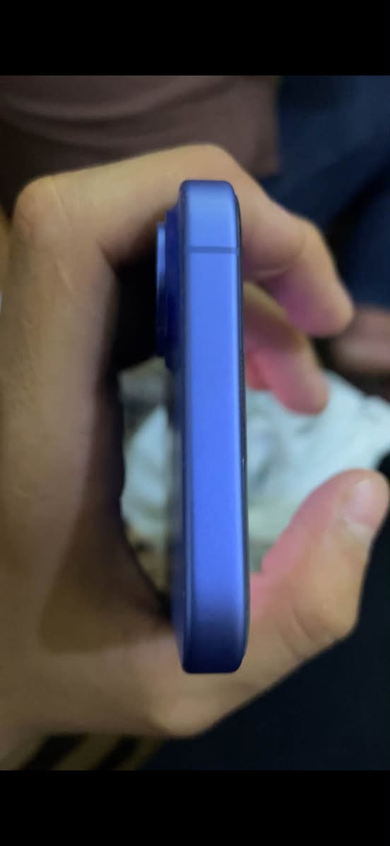 ايفون 16بلس جهاز نضيف جدا مابيه اي ضرر جهاز شرق اوسط بطاريه 90
ذاكره 128
جهاز مامبدل بيه اي شي ولا مفتوح شرط الفحص 
التواصل ***********
واتساب مازنجر 
مكان بغداد الزعفرانيه
