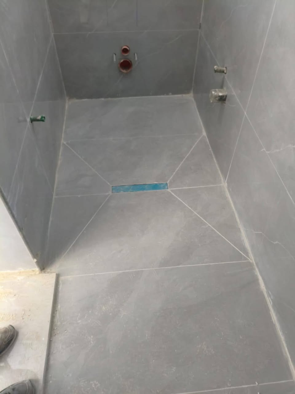 متفرغ للعمل داخل البصرة واذا اكو مهندس او مقاول بعد افضل
***********
