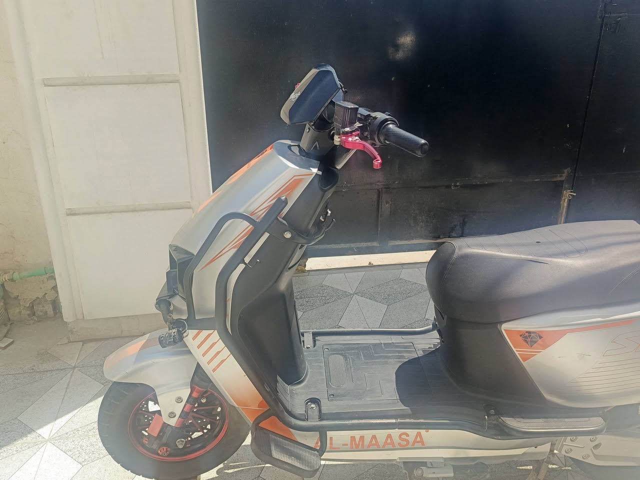 السلام عليكم دراجة البيع   سبورت الماسة  موديل 2025 ملف 3500  6بطاريات  نضام بارك نضام Rمثبت سرعة  حجم التاير 300/50الدراجة السرعة 99الحقيقي  نضيفة الملحقات جنطة شاحنة سويجين بصمتين كارت  اتمشيك بل شحنة الوحدة 85كيلو   بطاريات بلادية ا السعر 700الف الستفسار اتصاال*********** بي واتساب مكاني بغداد ابو غريب
