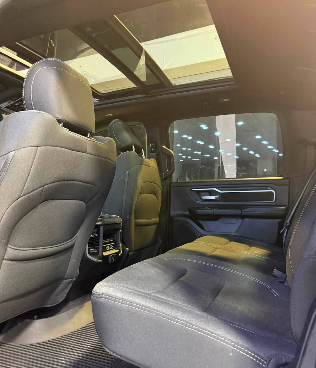 Dodge Ram 
2025 BigHorn
V6 - 3.0T - 4x4 

بسمە و شغال
شاشە تیسلا
کامیرە
لایت لید
کوشینات جلد 
کوشینات هیتر
سوکان هیتر
باب طویل
بودی قصیر
دبل اکسل
رادار
ئوتو ستوب
ویل ٢٢

7.000 mile
بدون صبغ
سعر 430 ورقە

***********
***********
