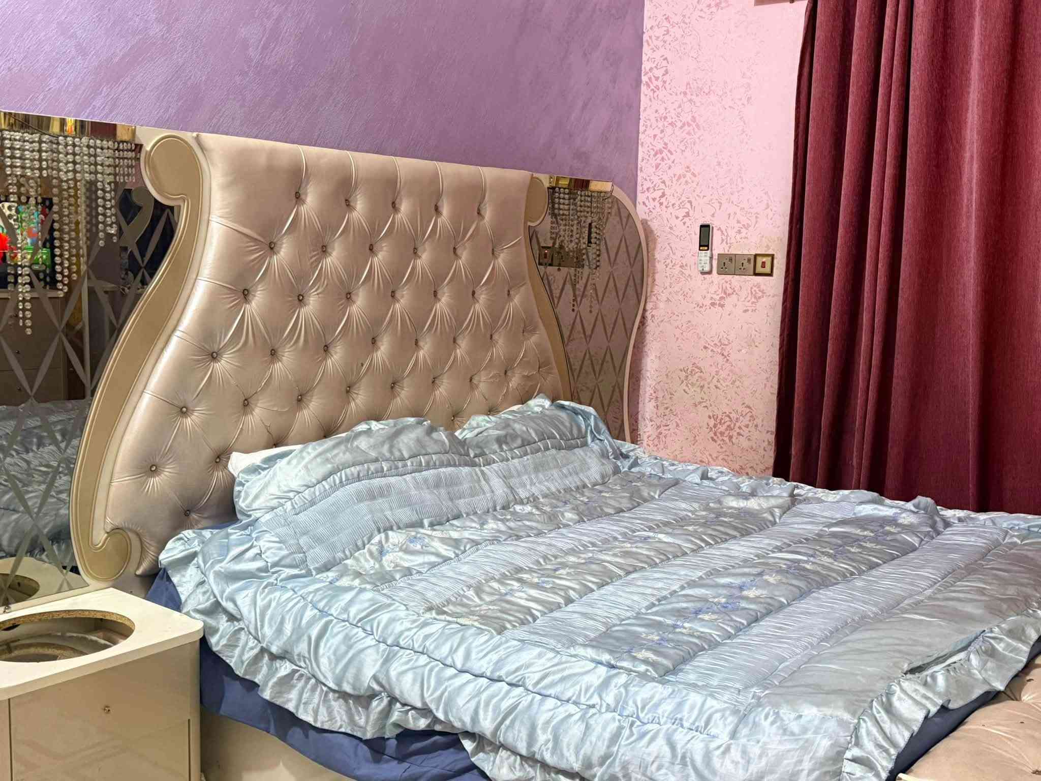 سلام عليكم غرفه نوم كامله حته مندر وياها ***********عنواني قرنه شرش صويلح
