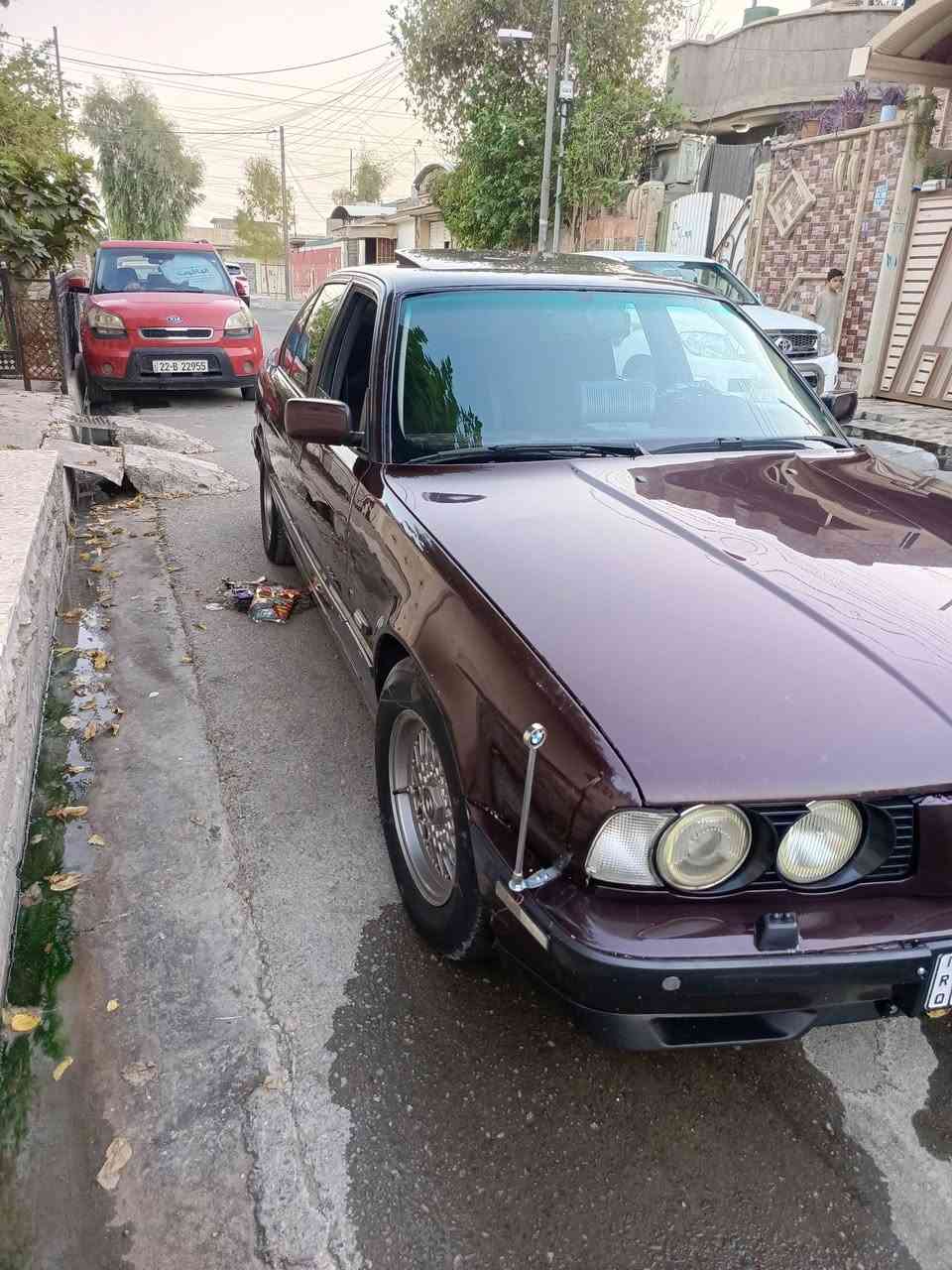 إسلام عليكم بي ام موديل 93 السياره بسمي شرط التحويل رقم انكليزي بدون ضرر شرط المحرك ولكير  فول مواصفات السعر / 65 / ورقه /*********** /
