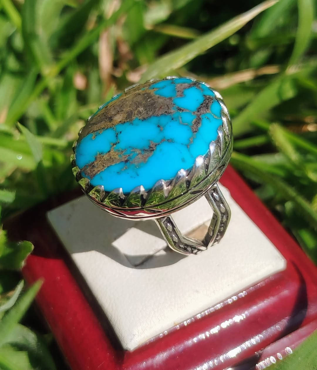 💐تحفه فنيه من 🏵️
🌲الفيروزي الرضوي النشابوري الازرق  🌷
ا🌺لاصلي شرط الفحص اصلي 🌹 
🌿من أعمالي صياغة يدوية ثقيلة ☘️
التواصل على الخاص او رقم الهاتف ***********
العنوان البصرة القرنة الشرش
