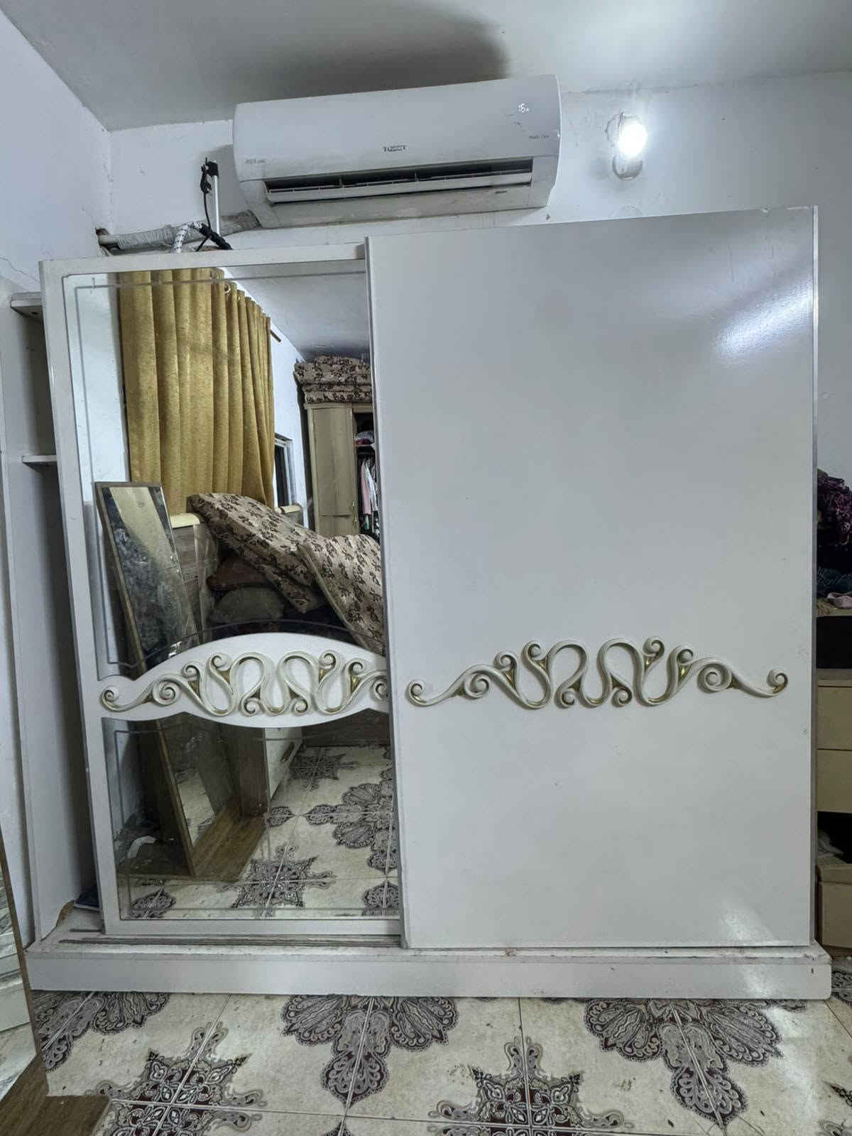 كاونتر  اخو الجديد مع خلاط وصونده كامل متر ونص سنكي مرمر وملحق مع كنتور بابين سلايت للبيع قرب جسر بته حله م ***********
