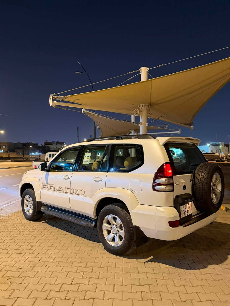 السلام وعليكم
السعر. ((175)) وبيها مجال للطيبين
برادو مديل ٢٠٠٩ فول مواصفات كفاله عامه 
فقط بيها جراد شي قليل بلبنيد وبحافه القماره
مكينه ٦ سلندر رقم بصره انكليزي الجديد
تنته .كشنات جلد. تبريد قطعتين . كشنات كهرباء . تدفئه وتبريد  السياره مال جناي جاهزه من كلشي تبريد ثلج  مكان السياره البصره الجزيره للاستفسار  اتصل على الرقم وبخدمتك.   ***********

