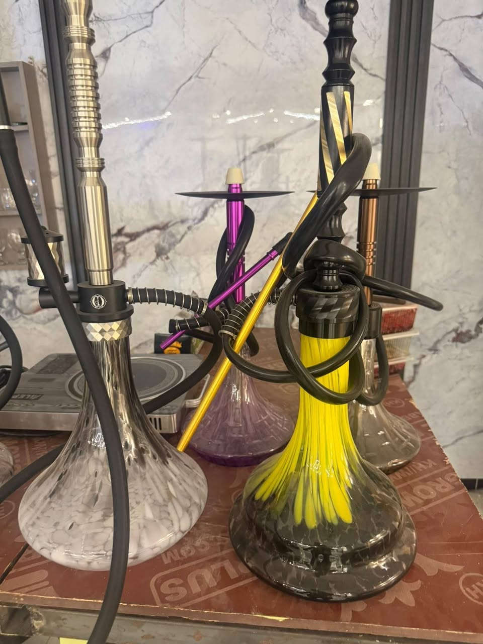 سلام عليكم عندي عارضه براد مع كونفيره عدد 2مع ميز مكتبي مع كرسي دوار مع ميز بارستا حديد مع تلفزيون حجم 50بالكارتونه مع اراگيل غير مستخدم للبيع ***********
