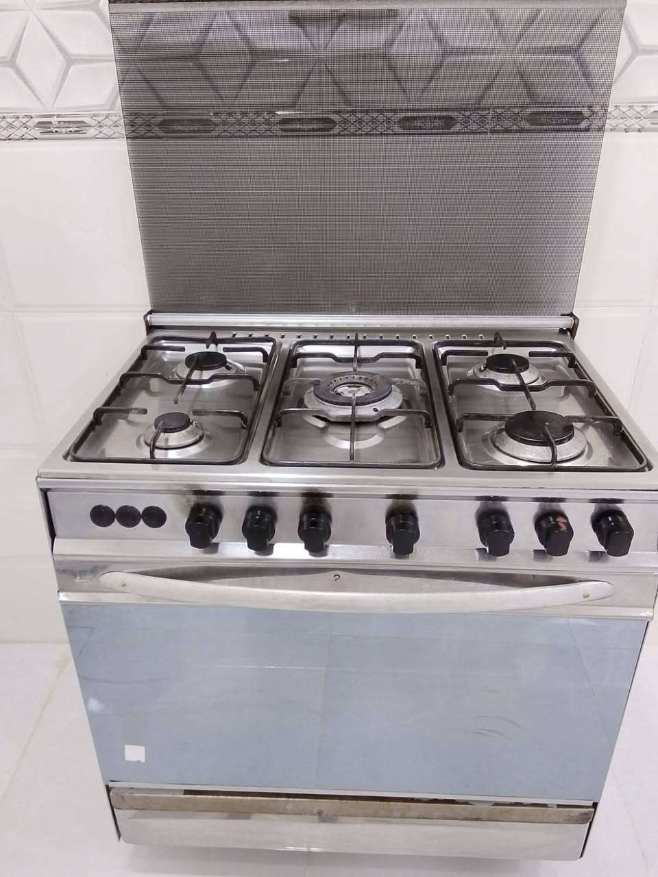 إسلام عليكم........... 
طباخ البيع نوع كرياز الاصلي طباخ بعدهه فول ع وضع الشركه سعره 250وبيه مجال حك جيه مكانه الفلوجه حي جبيل  رقم صاحب الطباخ 
***********
