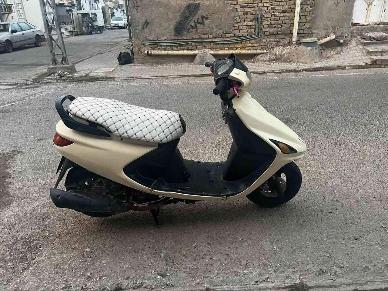 للبيع دراجه فراشه فحل مقدم دسك✅

مكينه مفتوحه خرسه نعومه فول ✅

 سلف هندر كهربائيات كله شغال  ✅

دبلات خلفي امامي تايرات جدد✅

 بريكات خلفي امامي بلمكان  ✅

مكاني النجف كوفه حي ميسان ✅

سعرها 380 وبيها مجال من قليل✅

تواصل خاص او عل رقم *********** ✅
