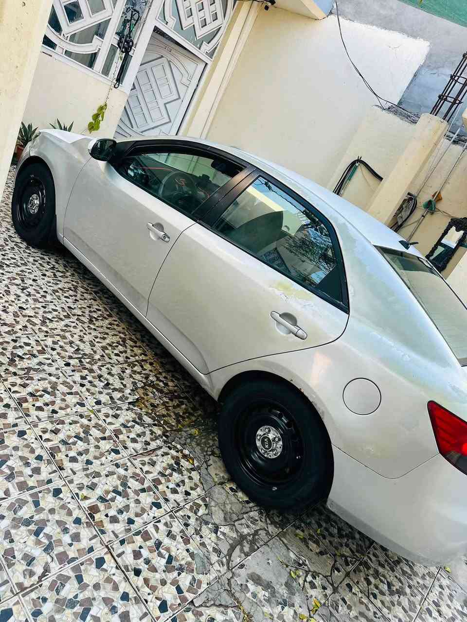 السلام عليكم للبيع او للمراوس🌹

🚗 كيا سيراتو 2011 رقم السليمانية شرط التحويل والقانونيات 

💰 السعر: 73 وبيها مجال بيع او مراوس 
🔹 محرك 1600 وكير 6 نمر
🔹 محرك وكير جدد مكفولات
🔹 منظومة تبريد وتخم تايرات جديدة
🔹 جامة أمامية  + دسكات + وصدر أمامي وخلفي جدد
🔹 غرفة ومازدات جدد وكلشي شغال 
🔹مدوشم كشنات 

🚘 السيارة بيها جراد 

‼️ نظيفة وجاهزة للاستعمال بدون اي نقص .. وترايها يخبل

� الموقع: واسط / الزبيدية

📞 للاستفسار اتصال او وتساب
  ***********
