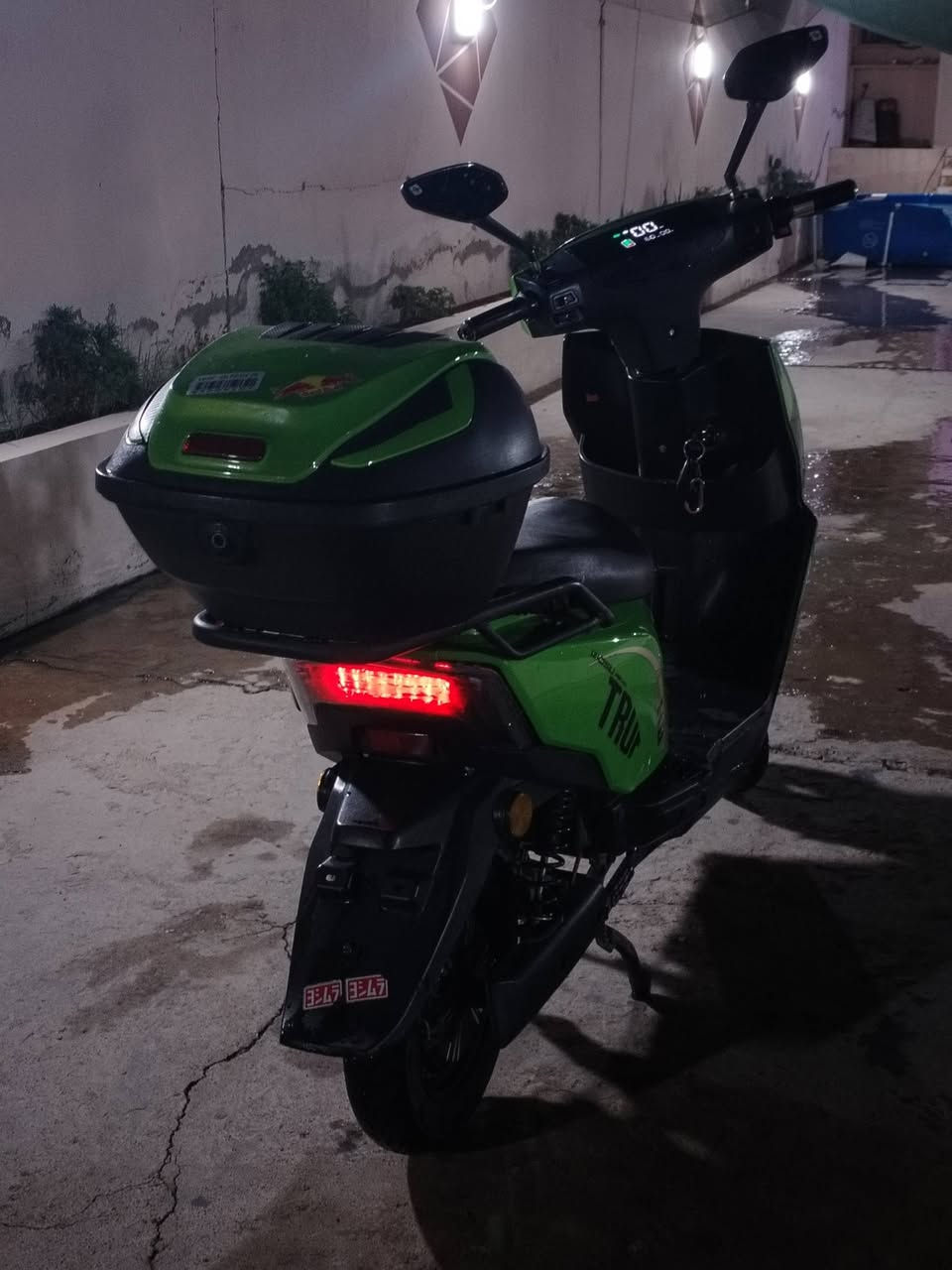 السلام عليكم سكنس للبيع
السعر 350 وبي مجال قليل 
مواصفات 5 باتريات
ملف نحاس بقدره 1000واط
ثلاث سرع
1و2و3
شاحنه اصليه ومرايات
التواصل علا الرقم
*********** بي واتساب
***********
