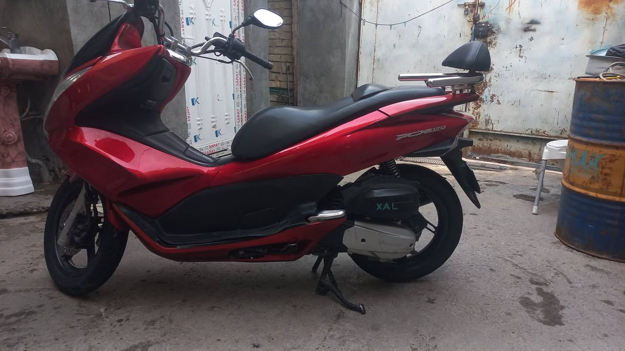جيل اول للبيع pcx
مكينة 150
كفرات بلادية 
كهربائيات كلها شغالة 
ماشية 50 الف
السعر 1،500 ألف وبيها مجال 
بغداد مدينة الصدر 
للإستفسار: ***********
