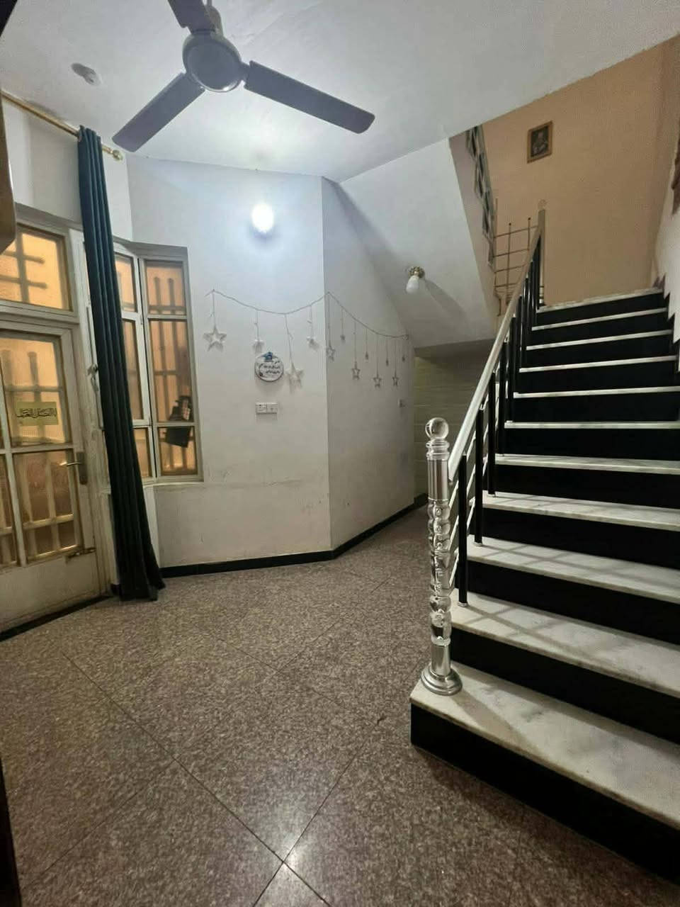 للبيع دار ركن طابو زراعي سند 25بسم صاحب الدار مساحه 100متر مربع طابقين 3نوم بناء ممتاز عرض الشارع 8متر وركن 9متر العنوان شارع 80مال كربلاء قرب سكله العلم حي القضاه يبعد عن شارع 250متر السعر 122بي مجال قليل 💴

‏‪***********‬‏📞
***********
