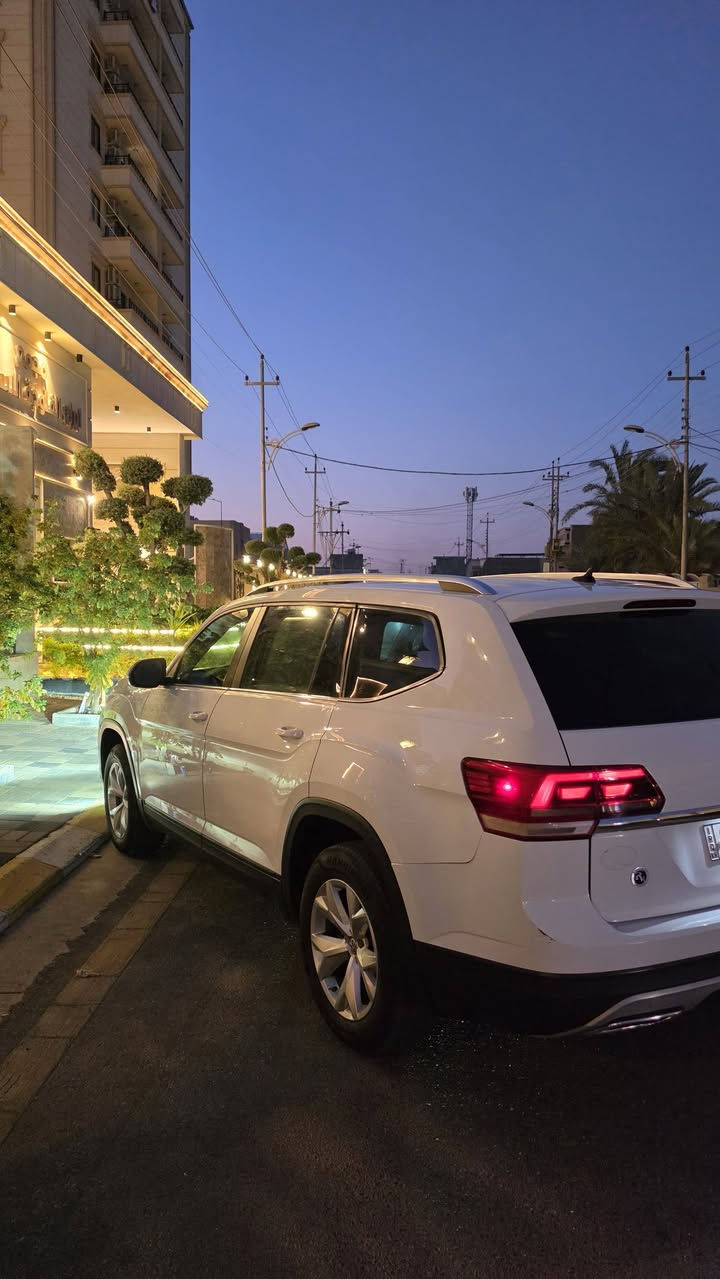 Volkswagen Atlas 2018
محرك V6 مواصفات SE
بانوراما شاشة كبيرة الحجم
 رادارات، نقطة عمياء
بردات ، 7 راكب 
ماشية 127000 الف كيلو فقط
صور الحادث مرفقة بالمنشور
رقم اربيل الجديد تحويل ثاني يوم
السعر : 170$ وبيها مجال بسيط
للاستفسار : ***********
