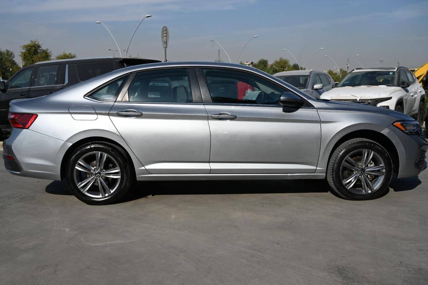 للبيع فقط
VW JETTA SE 2024 
فولكسواكن جيتا SE 2024 

⚙️ محرك 4 سلندر 1.5L توربو 

◽نظام دخول ذكي 
◽كشنات تدفئة
◽نظام تحذير مغادرة المسار 
◽نظام محافظة ع المسار 
◽نظام نقطة عمياء 
◽نظام تنبيه حركة المرور الخلفية 
◽فرملة طوارئ تلقائية 

ماشية 25 ألف فقط ✅

بدون رقم
مكان السيارة أربيل شارع 100

السعر 13.500$ 
رقم الشاصي مُرفق بالمنشور

للإستفسار 
*********** إتصال أو واتساب 

#فولكسواكن #للبيع
