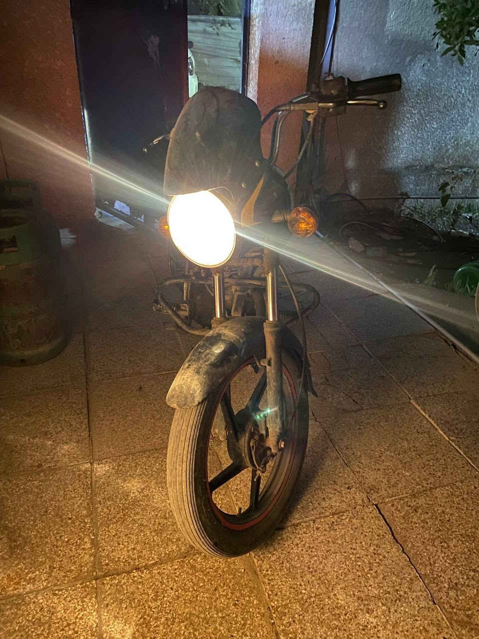 السلام عليكم
دراجه للبيع بوكسر كلاسك اوراك كامله بيه خيط تبخير السعر 750 وبيه مجال بغداد العامريه 
***********
