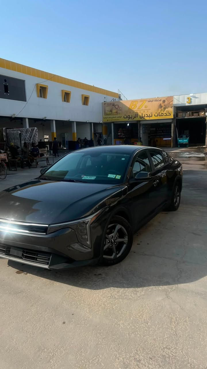 السلام عليكم
كي فور lx للبيع 2025 

شهداء بصرة 

فول مواصفات ما عدى الفتحة

حادثهه موجود بالصور وصار بيهه بارد بالعراق 

ماشيه 15 الف كم

بـ160$ وبيهه مجال بسيط

*********** فقط واتساب

*********** اتصال
