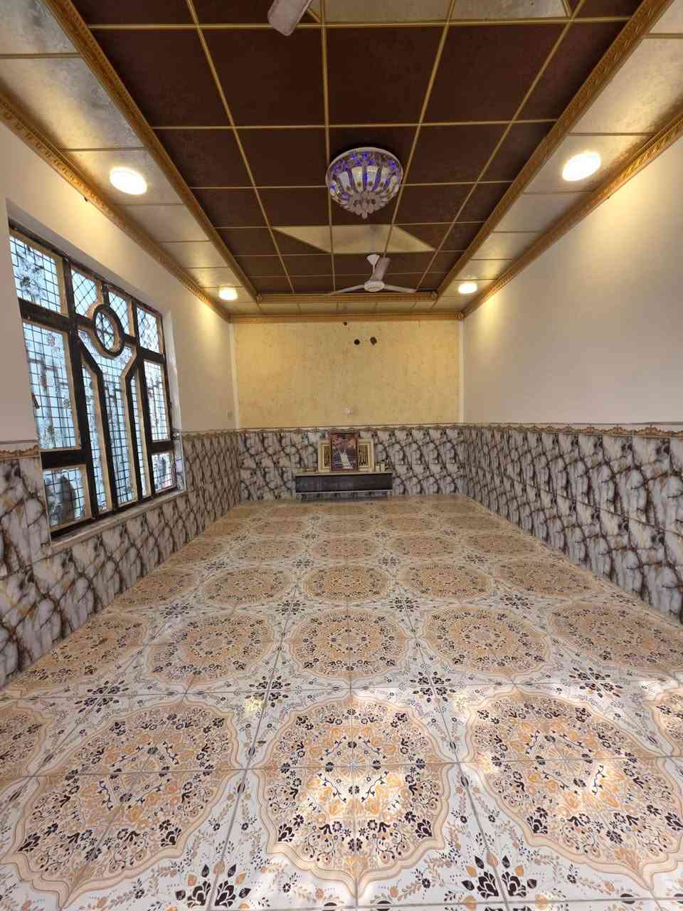 ☎️ *********** ☎️
السلام عليكم واسعد الله اوقاتكم

يتوفر بيت للبيع  
#طابو زراعي عراقي 
وكاله و نسخ من طابو و مكاتب 

مساحة  360 م
 
يحتوي البيت على 
غرف نوم عدد 2
ديوان 
مطبخ 
صاله 
صحيات داخلي وخارجي
كراج سياره كبير
وحديقه مرتبه 
 درجه اولى وجاهز من كلشي  منطقه هدوئ ومتوفر بيها جميع  
 الخدمات ماء كهرباء مدارس قريبه 
البيت على نهر جاري 
البيت يقع على شارع 8م  اناره الشارع كله

#العنوان : بصره ابو جوزي
( السعر 110 وبي مجال )

هاتف ☎️ *********** ☎️
