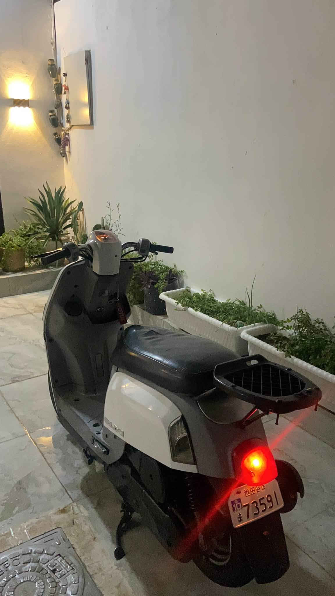 سلام عليكم 
بوليسي ياباني نوزل 
للبيع دراجه جديده 
حلوه ناعمه بل مشي 
الدراحه كلها بشرط نكره سلف 
اي عيب مابيها فقط كيج بانزين 
مايشتغل ويه كيج سرعه فقط 
دراجه جديد مثل ماتشوفون 
***********❤️
