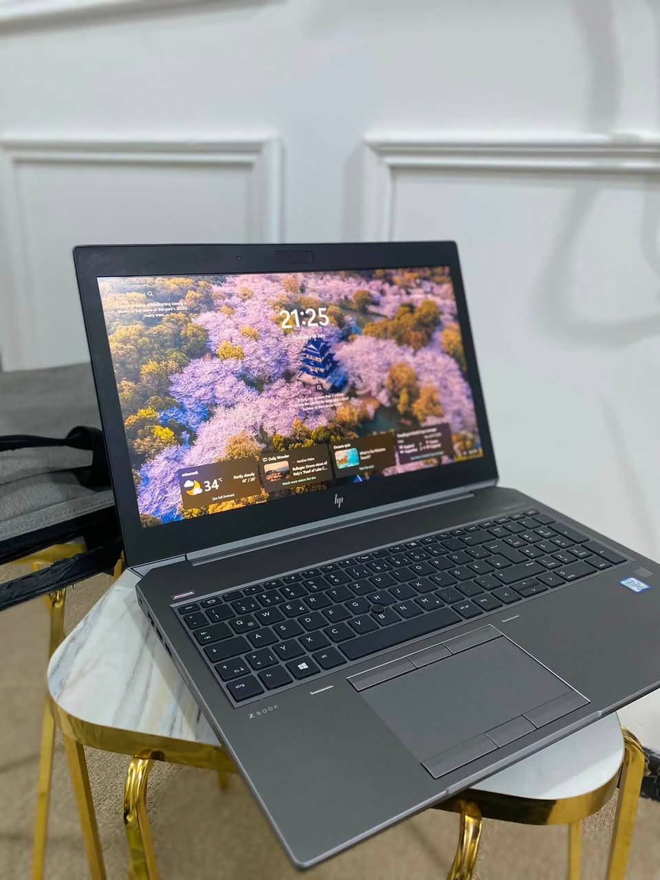 Hp ZBook 15 G6 (9th Gen) 💻 
Core i7 - 9850H
2.6GHz (12 CPUs)
512GB - SSD
RAM 32 - DDR4
Graphic Card:کارد شاشە
16GB INTLE UHD630:کارد شاشە داخلی
4GB NIVIDA Quadro P2000:کارد شاشە 
‎خارجی
LED KEYBOARD ✅
15.6 inch Full HD
Battery +4-5  hours🔋
90%100 clean 
سعر ٦٠٠ الف دینار قفل
واتساب ***********
