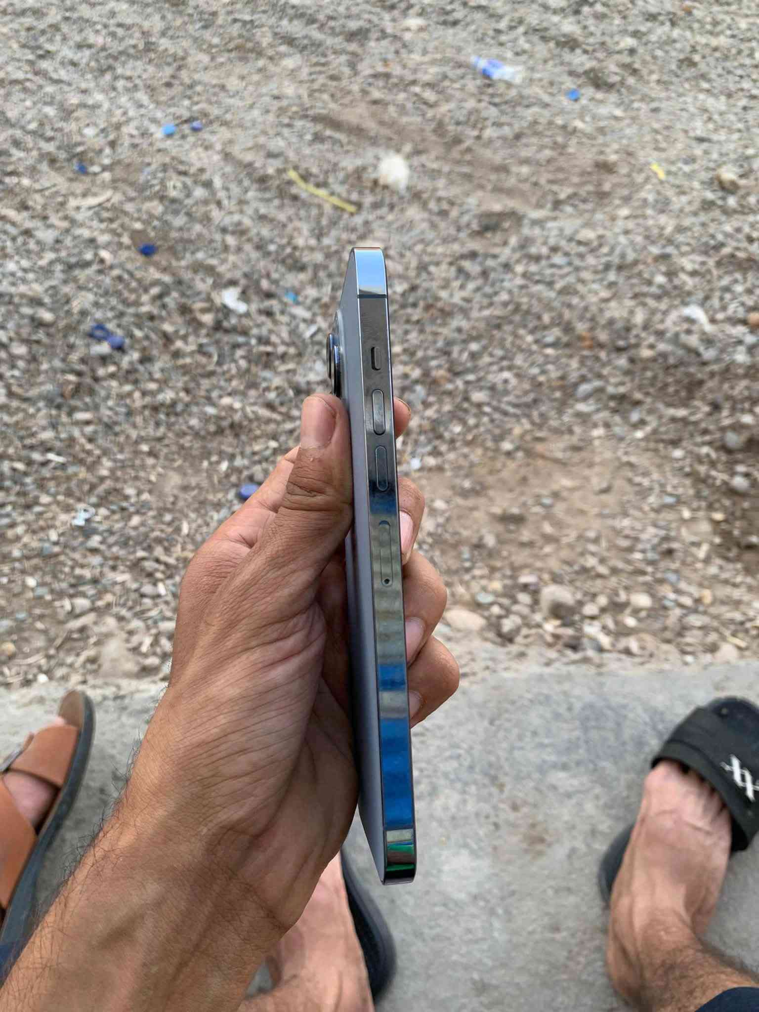 ايفون ١٣ ابرو ماكس وتر الجهاز مال بيت ما مفتوح نضافه ٩٩ كارتون وعراض الأصلي ويا شرق اوسط 256 بطاريه ٧٦ مكان ديالى منصوريه الجبل سعر ٨٠٠ وبي مجال قليل ***********

نص مكتوب في الصور:
- 19 5:18 حول الاسم طهاوي إصدار iOS 26.6.2 اسم الطراز iPhone 13 Pro Max رقم الطراز MLJD3AH/A الرقم التسلسلي GX2Y392YK2 انتهت صلاحية التغطية سجل تاريخ القطع والخدمة الأغاني 0 الفيديوهات 2,509 الصور 4,484 التطبيقات 35 السعة 256 غ.ب. متوفرة 13.5 غ.ب.