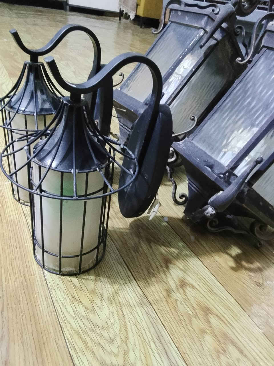انارة خارجية للبيع فوانيس باب حوش وانارة حديقة للاتصال ***********
