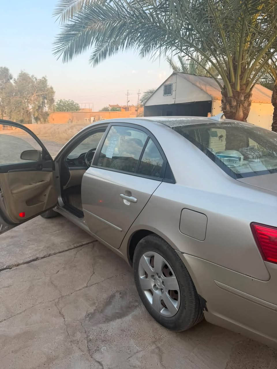 السلام عليكم 
سوناتا للبيع ٢٠١٠ وارد امريكي 
بيها قطعة واحده (جاملغ خلفي )
العنوان صلاح الدين بيجي 
للاستفسار 
***********
