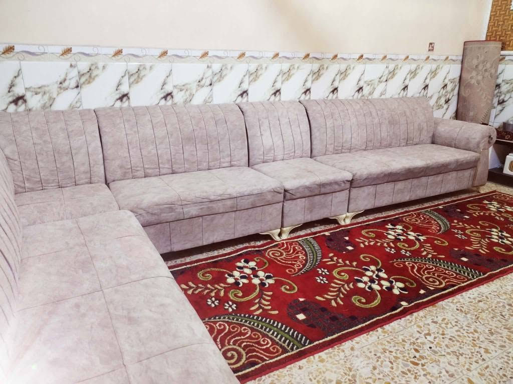 السلام عليكم ديوان البيع نضيف ما بي اي ضرر لونه يخبل تركي ولا بي شي جديد بعده نضيف 5 قطع مستعجل على البيع سعره 250 وبي مجال قليل عنوان أبو رمانه الشراي يتصل على الرقم *********** عمارة, ميسان

