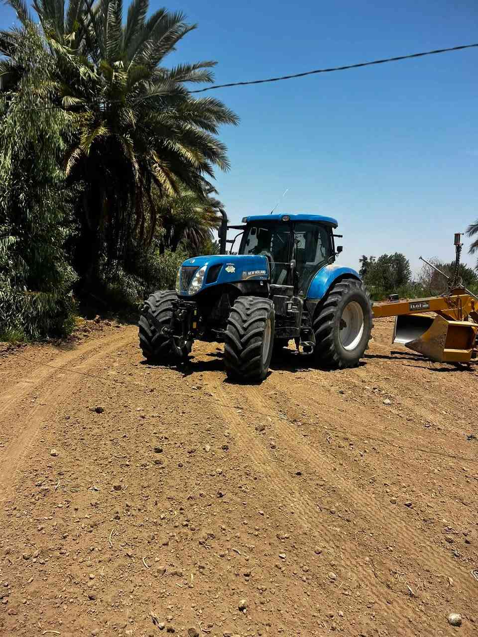للبيع مكينه نيوهلند حجم 220 موديل 12 مع ليزر مكفوله كفاله عامه رقم الهاتف ***********
