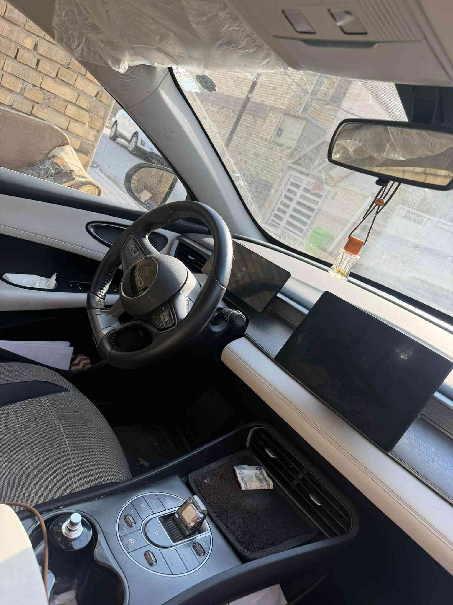 السلام عليكم
BYD سيل 5
سيل 5
موديل :2025 سياره كفاله عامه بيها بارد فقط جوه قبغ البنزين اثر طخه بسيطه 
ماشيه : 25
ع وضع شركه 
تشغيل عن بعد 
داخل ابيض 
لد نهاري 
وبعد مواصفات  معروفه
السعر 21مليون بيها مجال 
عنواني بغداد زعفرانيه او حارثيه 
***********
