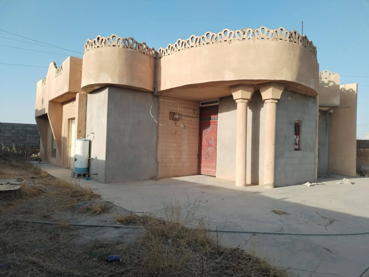 قرية عويجيلة • ٥٠٠م • جاهز للسكن