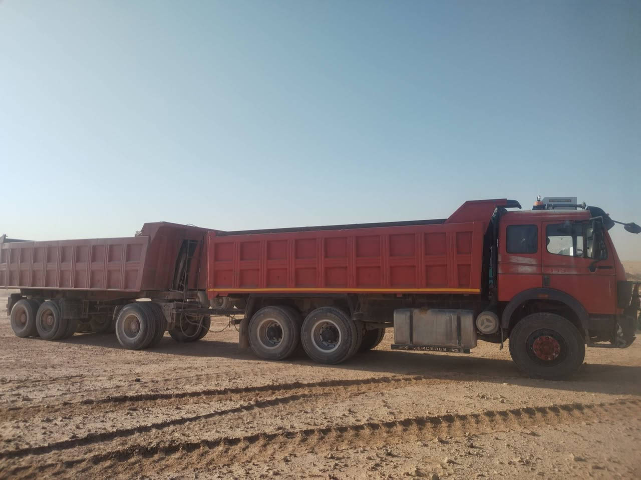 سياره جاهزه لي الشغل راس أو عربانه السعر ٤ دفاتر أو ٤٠ ***********
