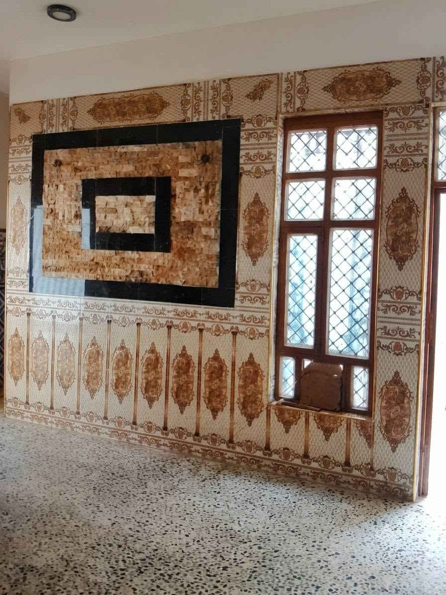 عمي بيت للأيجار موقعه حلو بضهرك شارع المنجزات قرب دائره الكهرباء ايجاره 325
غرفتين كامل من كلشي 
وكلشي متوفر يمك ركي وبرتقال وعنب 😂
للأتصال ***********
***********
