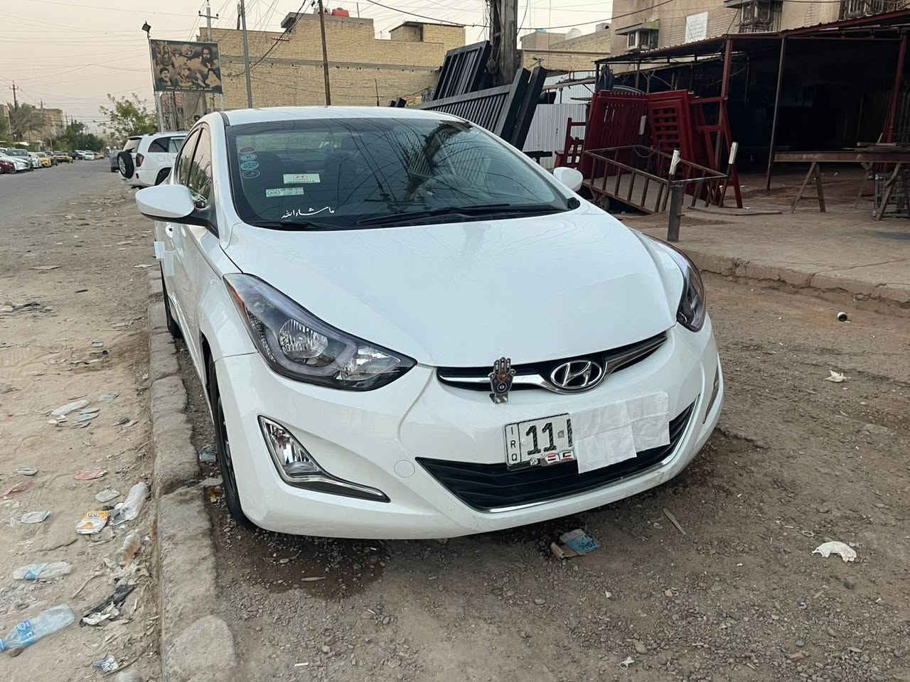 السلام عليكم ELANTRA 
وارد أمريكي حادث شبر صبغ فقط بالجاملغ شاصي لغد كفالة 
2015 محرك 2000 دوش شرط بلادي برغي ممفتوح حت واشر قبق ولفات بلاد 
ماشية : 67 mi كارتون السيارة 
صدر خلفي امامي نفض البارحة انطي الغراض القديمة لليشتري حت مشط جديد منضومة تبريد كلة جديد كمبربسر فريز راديتر شرط ثلج سيارة جاهزة كبل للشارع كشناتها بلادية ممدوشمة بعدهن بحبايتهن سيارة مواصفات عدا الفتحة والبصمة 
بيها انضمة قيادة حساس خلفي شاشة كامرة تحكمات 
رقمي : *********** 
مكاني : بغداد حي اور 
السعر : 102 وبيها مجال 
ملاحضة : صبغ شبر واحد فقط والسيارة من الدعامية للدعامية ليبل واحد شرط دعاميات بدون صبغ
سنوية باسمي شخصيا

