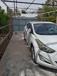النترا خليجي موديل ٢٠١٥  بيها صبغ حزام عدا البنيد وال صندوك بيها جاملغ...