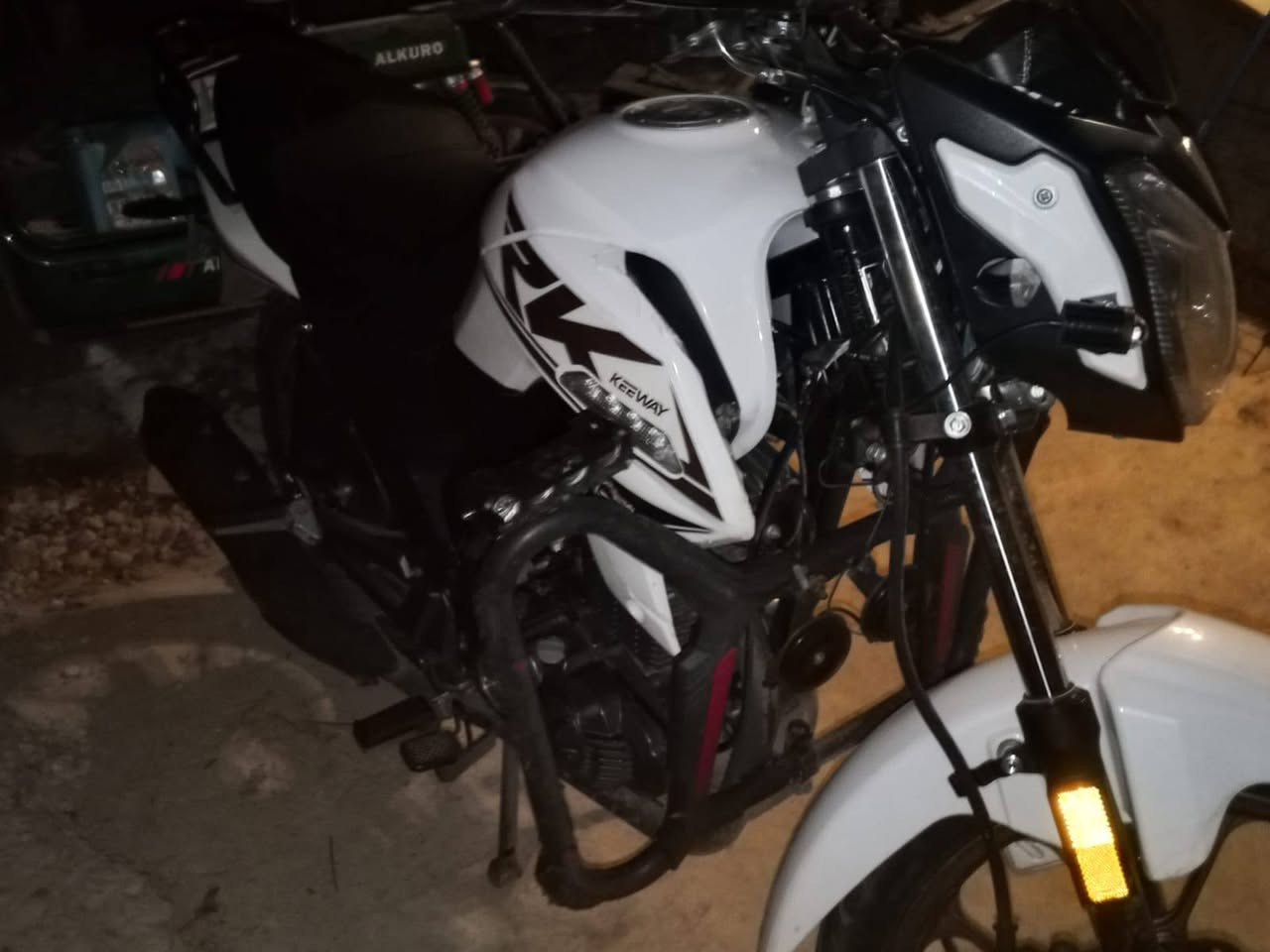 للبيع RK200 نضيفه الدراجه ماشيه 27 الف رقم اربيل السعر مليونين ونص يعني 2500
للتواصل واتساب 
 ***********
للاتصال ***********
