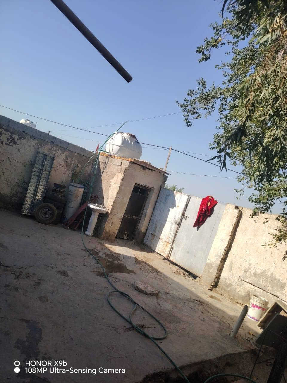 سلام عليكم بيت لبيع بنهروان مقابيل نازحين خط ثاني  بيت في غرفينين و صاله  متخل وستقبال وحوش حديقه   مي كهرباء سحب ستفسار تصل علا ***********
