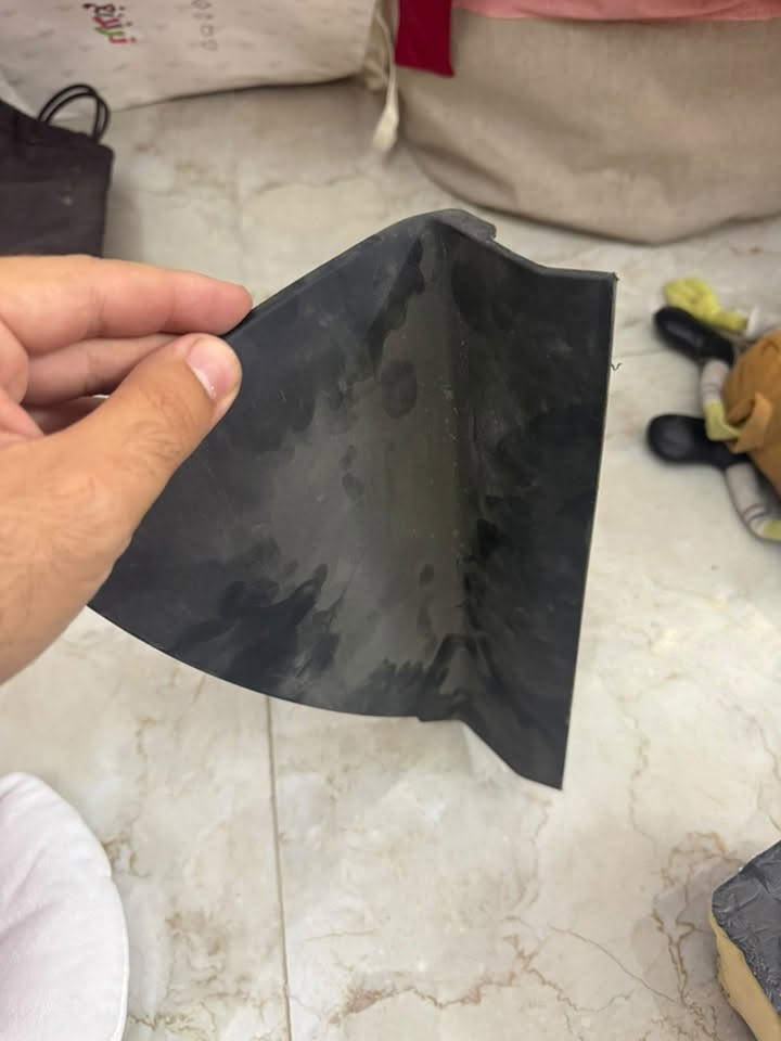مساطر بوب امامي وخلفي
ضفيره كامله يسره
مكينه جامه 
كامرات جامه الاماميه 
تكمه باب 
راس شاحن 
كيلون باب
يده باب
كفر تكمه باب مال ثري شكل حديث
داير جاملغ خلفي مال تسلا واي 
كفر دشبول قبق جانبي
كفر تكمه 
تمعن بل صور وشوف 
*********** واتس
