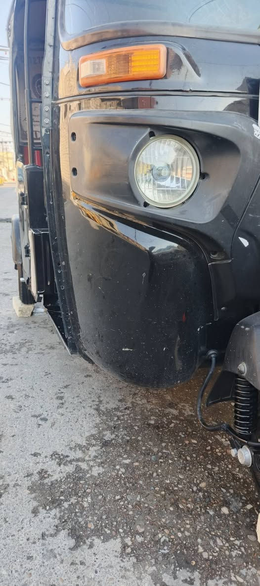 سلام عليكم تك تك 22 بيه خياسات وشي قليل طخات المكينه ابيعلك مفتوح وكشر انته تجي وتكلب العنوان حي اور سبع قصور رقم/***********

