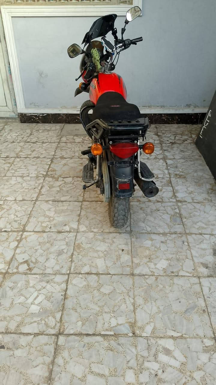 السلام عليكم بوكسر موديل ٢٠٢٢ شهر ال١٢ بسمي تحويل ثاني يوم ومو بل صور تختلف علواقع دراجة نضيفه وخير من الله متصرف عليها ربع كبل لشغل للبيع مكاني بلديات شارع التراث السعر ١٩٠٠ وبيها مجال شي بصيط مستعجل عل بيع 
واتساب ***********
اتصال ***********
