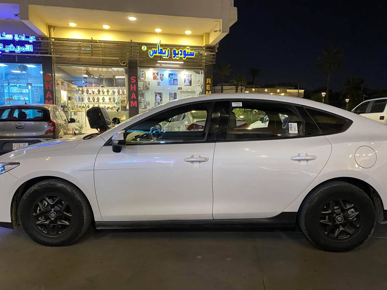 BYD
بي واي دي كن بلاص 2025ماشيه6,000.

المواصفات:(بصمه،كشنات جلد ،مداخل تايبسي،قطعتين تبريد،داخل زيتوني،شاشه جبيره ،حساسات خلفيه ،كأمره خلفيه،أربع وضعيات قيادة)
السياره بيها بارد بالهلال مال الجاملغ الأمامي الأيمن فقط.والسونار مذكور بالمنشور.
السعر:١٩٦٠٠
للاستفسار:***********
