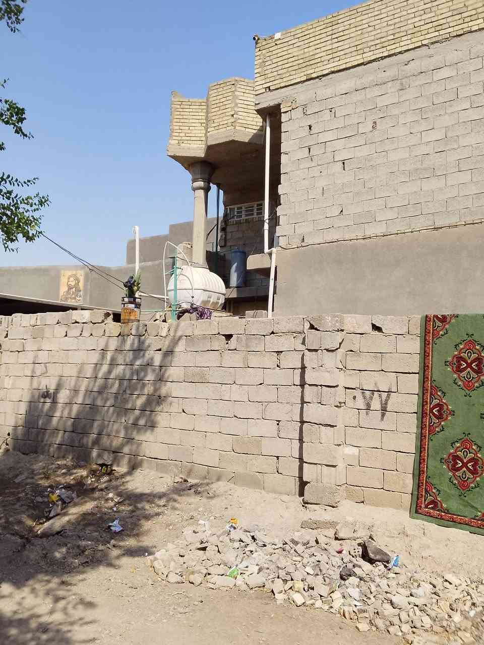 السلام عليكم بيت 100 متر مربع طابقين ركن للبيع    شارع الطليبات منطقه ال10 آلاف
مقابيل حسينه موسى الكاظم (ع) 

التفاصيل داخل الفيديو 
الاستفسار واتساب ***********
