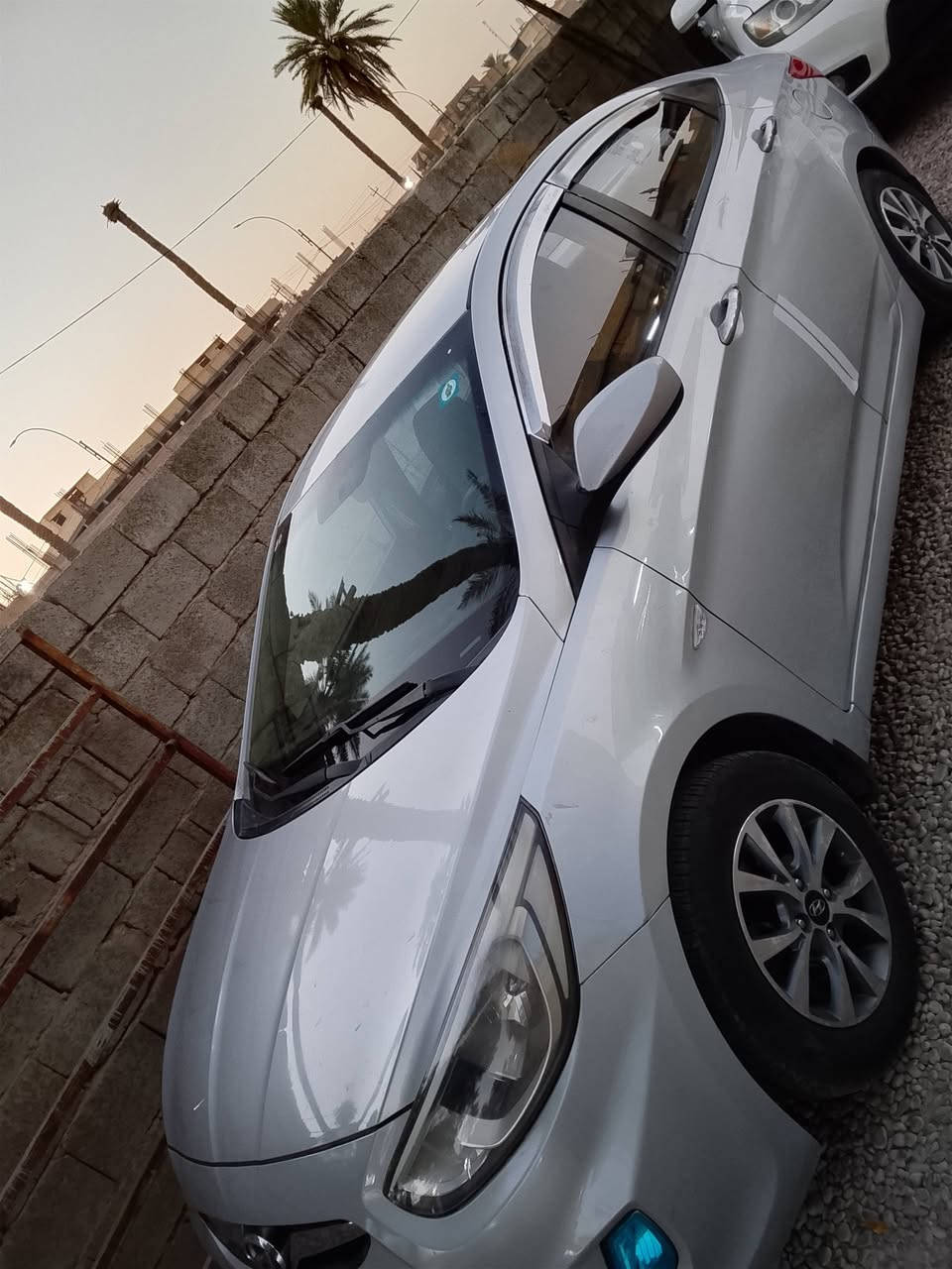 اكسنت موديل 2012 خليجي
مكينه 1600 دوش المرغوب سياره كامله من كلشي گير ومكينه وتبريد ثلج وصدر امامي خلفي كله جديد سياره احلى من صور بيهه بس جاملغ الايمن الخلفي رش فقط  بدون دواخل والباقي كله مكفول كفالة عامة ماشية 40 الف حقيقي السيارة مضمومة مال بيت
وهزه جديده سنويه باسمي رقم كربلاء انكليزي 
مكان السيارة / كربلاء قضاء الحسينية 
مكلف بالنشر؟؟؟؟؟؟
 للاستفسار الاتصال على الرقم ‏‪***********‬‏
