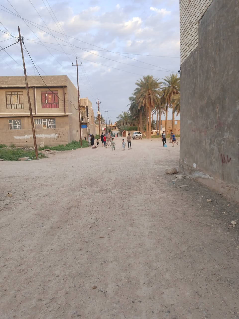 بيت طابو زراعي سند 25 طابقين مساحه 100م استقبال ومطبخ 3غرفيتن توم وساحه درج وحمام ومنور  سعر 105بي مجال قليل زعفرانيه دور الصحه الاولى قريب مدرسة واسط سده الجنابين رقم *********** احمد للعقار
